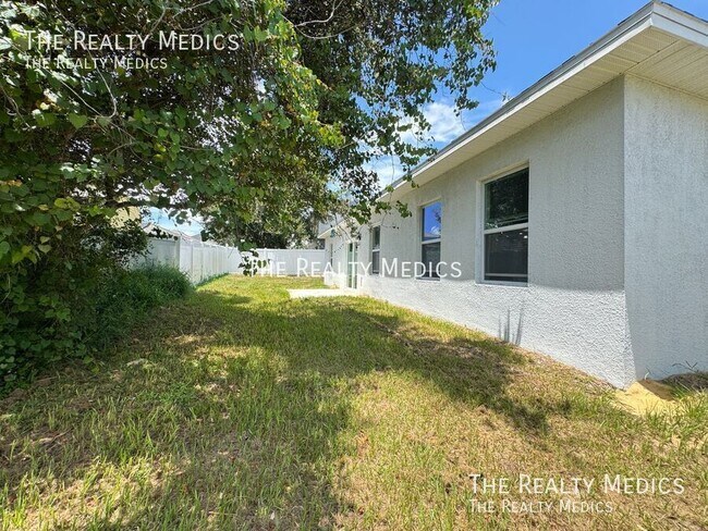 Building Photo - 131 Inconnu Ct