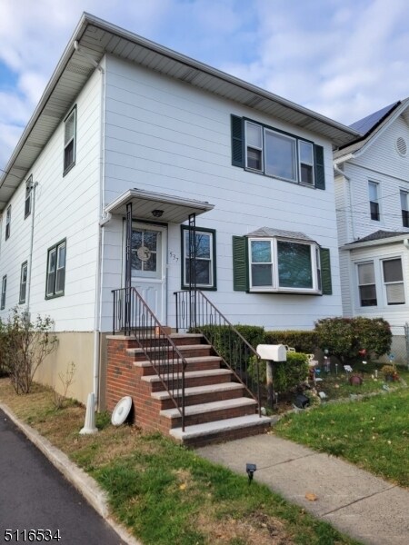 Building Photo - 537 E Price St