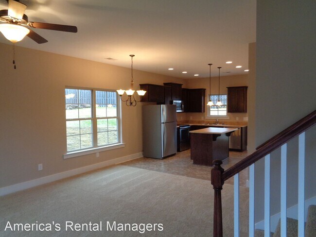 Building Photo - 3 br, 2.5 bath House - 4395 Ridgemont Circle