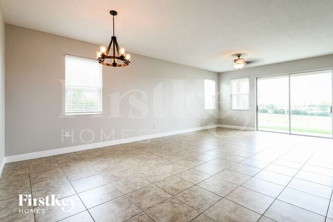 Foto del edificio - 12211 Moss Lake Loop