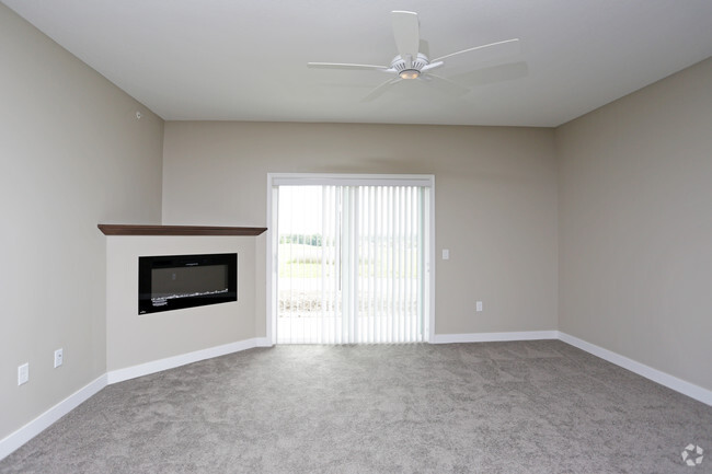 Living Room - Timberline Pointe