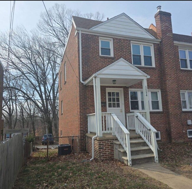 Foto del edificio - Townhouse in Cleland Heights