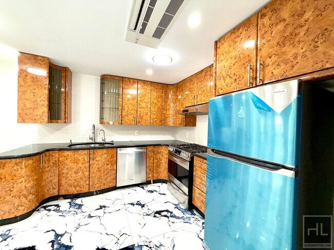 Foto del edificio - 63 AVENUE