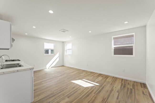 Foto del edificio - 923 1/2 N Avenue 50