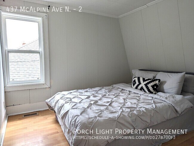 Photo du bâtiment - New Kitchen. New Bathroom. Private Laundry. So Cute!