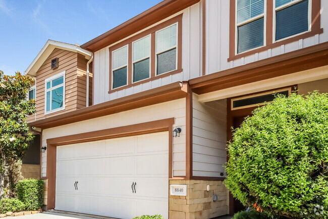 Building Photo - 8840 Ashbloom Ln