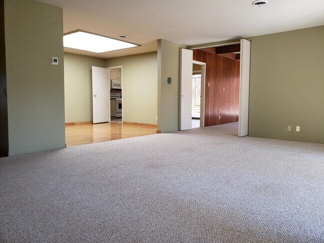 Building Photo - 15 Mulberry Ct