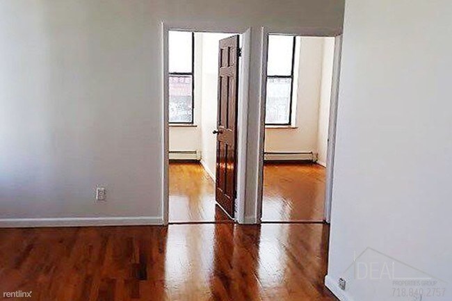 Building Photo - 419 4th St