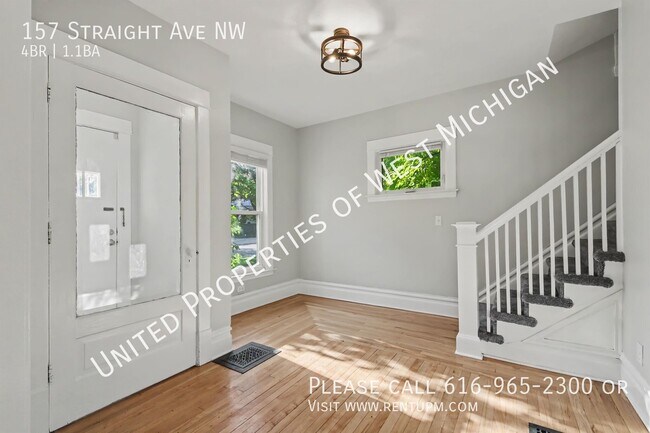 Foto del edificio - 157 Straight Ave NW