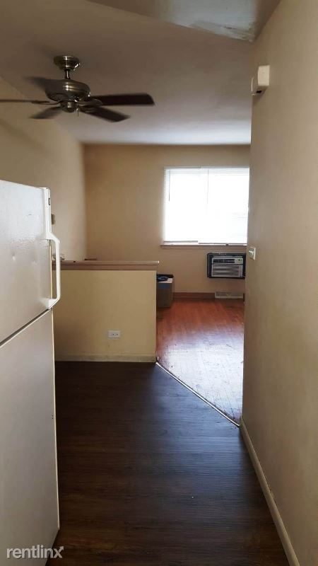 Foto del edificio - 448 W Division St