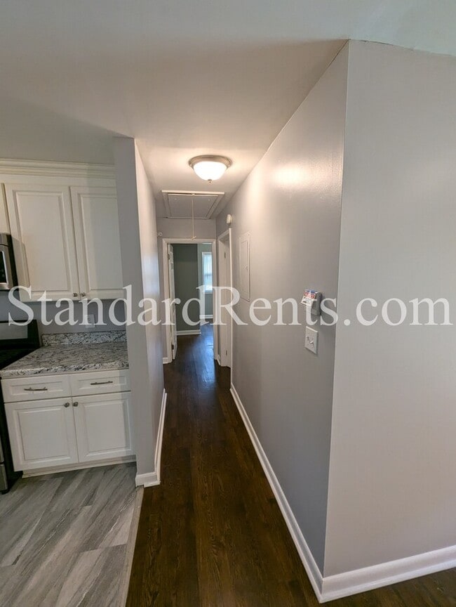 Building Photo - Ranch in Atlanta