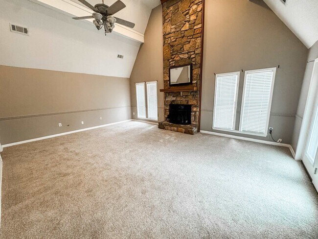 Foto del edificio - 166 E Lawnwood Dr