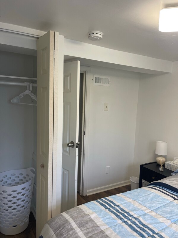 Foto del edificio - 4926 W Medill Ave