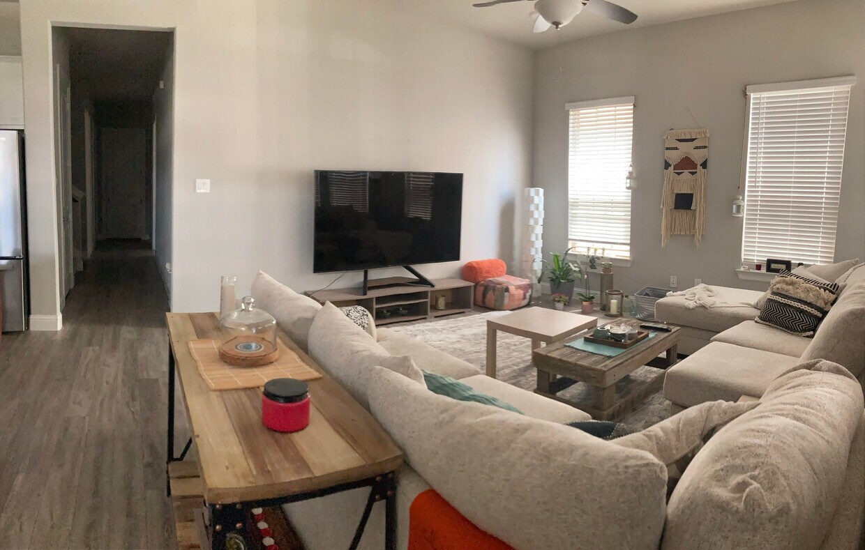 Foto principal - 6540 Iron Horse Blvd