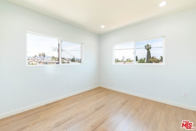 Foto del edificio - 758 1/2 N Ridgewood Pl