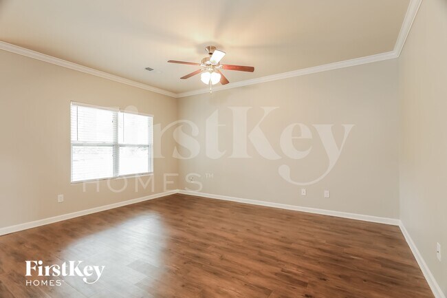 Foto del edificio - 5021 Bella Ct