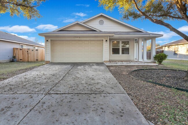 Building Photo - Charming 3 Bed, 2 Bath House with Serene Yard
