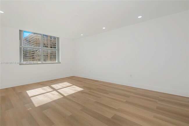 Building Photo - 11111 Biscayne Blvd