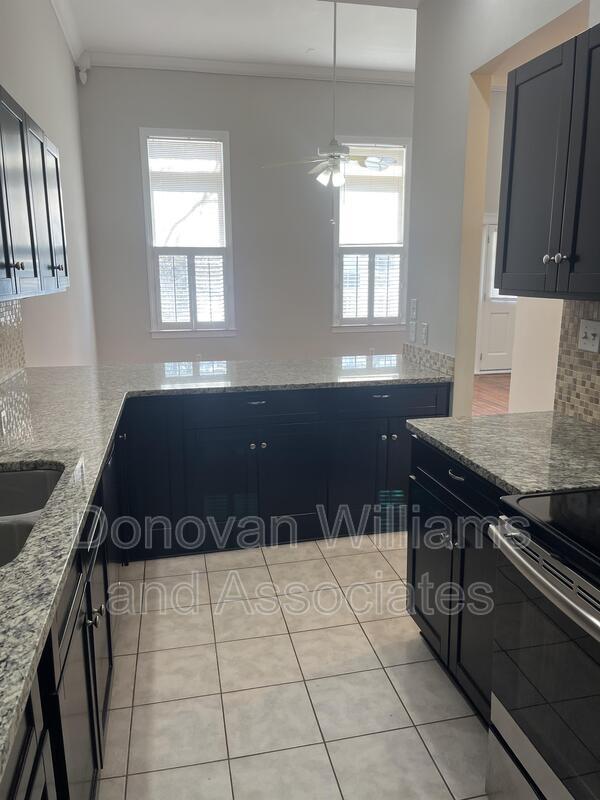 Building Photo - 135 E Wilson Ave