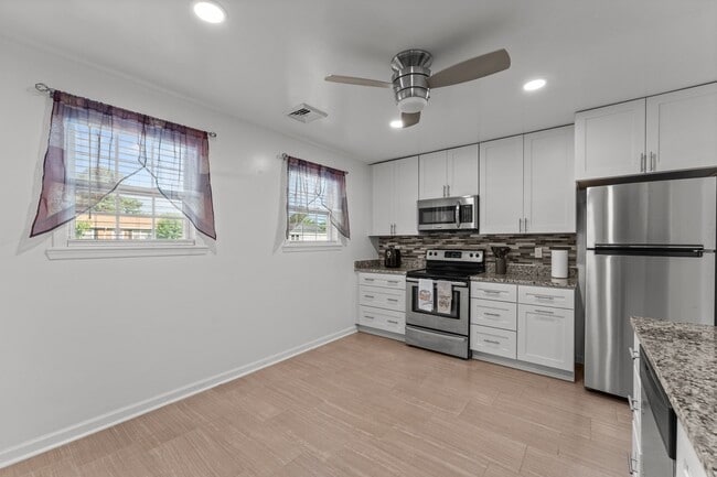 Building Photo - Discover your perfect home in Virginia Beach!