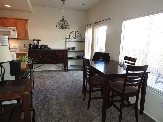 Building Photo - 1062 Cheyenne Villas Pt