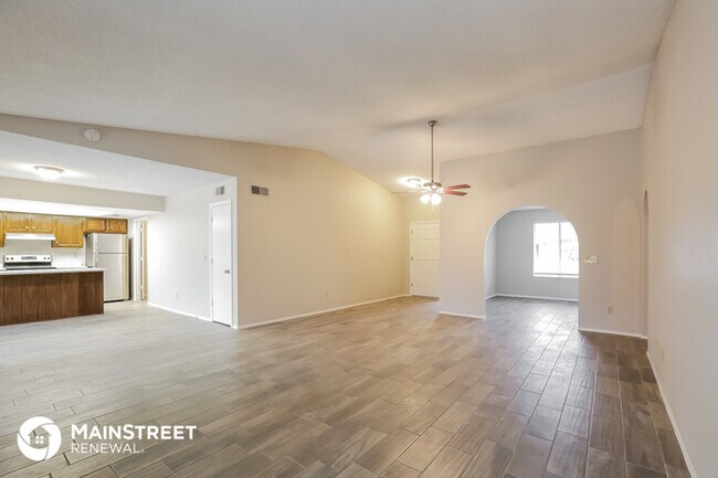 Building Photo - 3912 W Pershing Ave