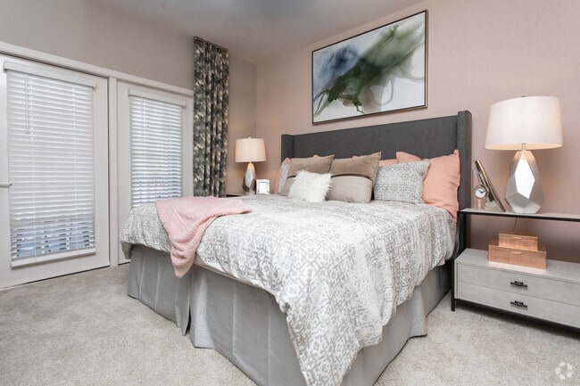 1BR, 12BA - 940SF - Lullwater at Jennings Mill Apartments