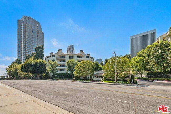 Building Photo - 2132 Century Park Ln