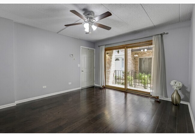 Foto del edificio - 5407 N Milwaukee Ave