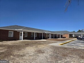 Building Photo - 311 Jerriel St