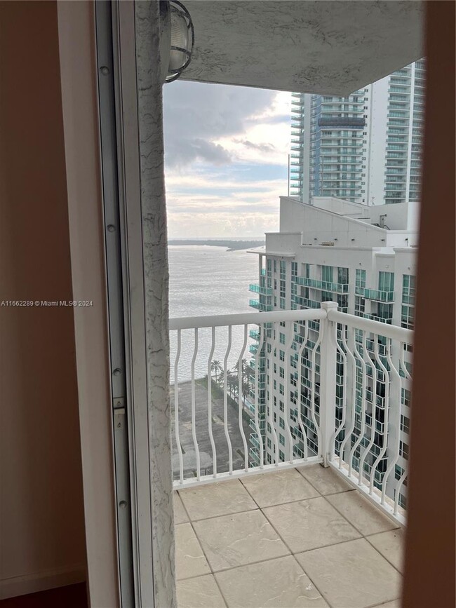 Foto del edificio - 1200 Brickell Bay Dr