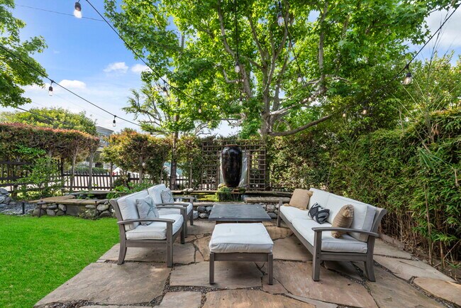 Foto del edificio - 669 35th St