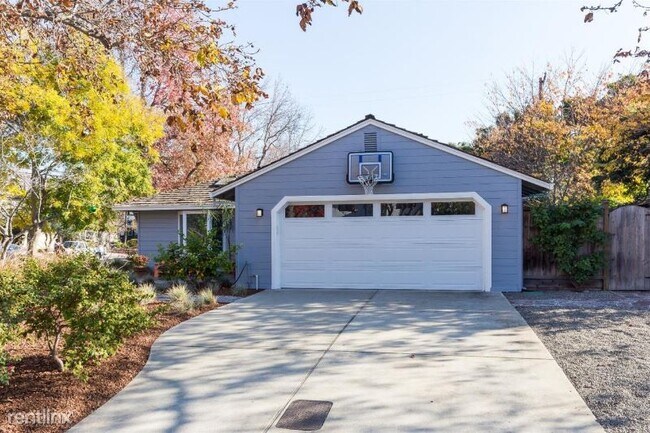 Building Photo - 3 br, 2 bath House - 205 Walter Hays Dr