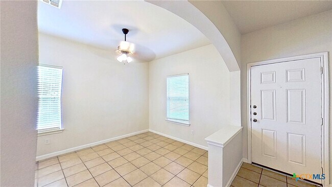 Building Photo - 308 Rinehardt St