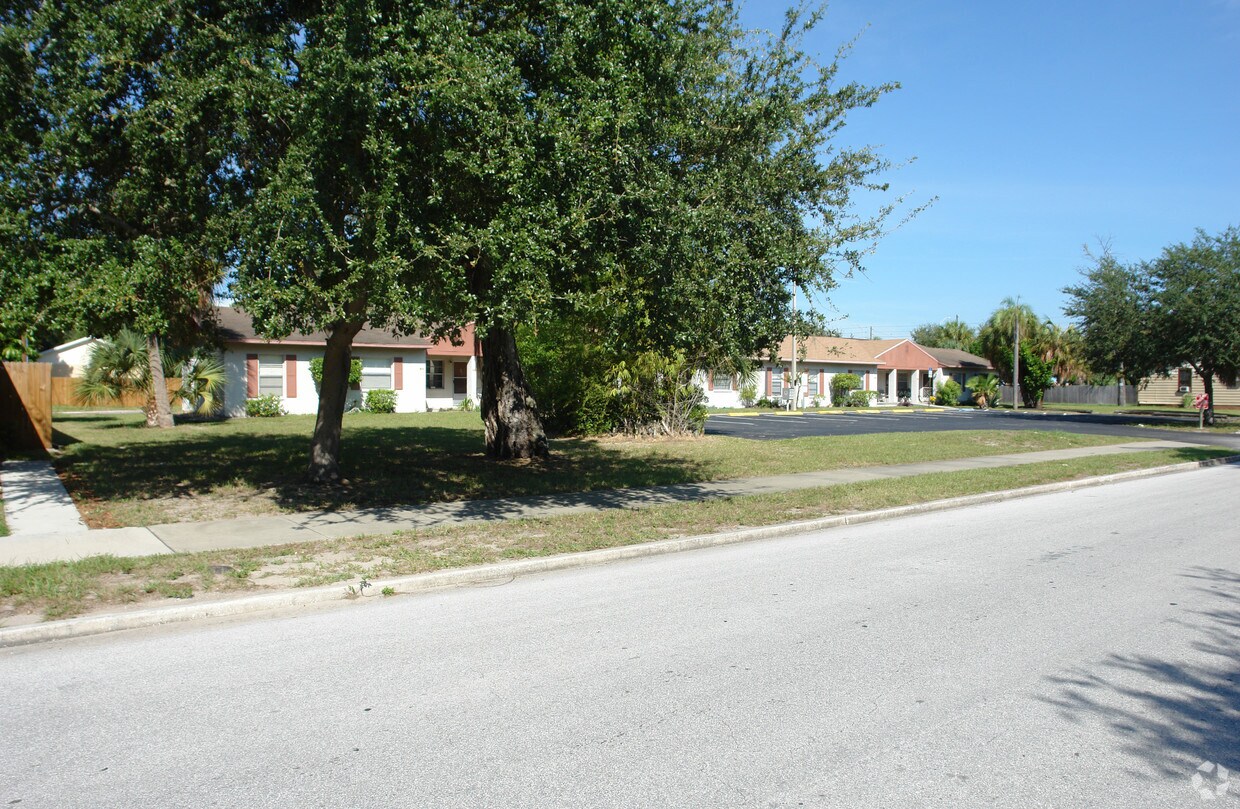 Foto del edificio - 320 13th St N