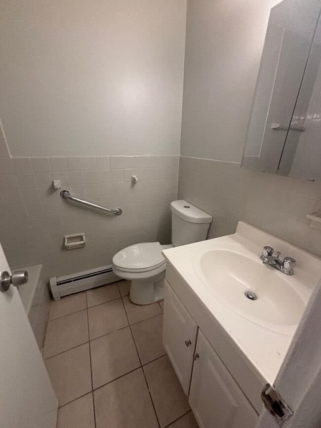 Building Photo - Crestview Apartments