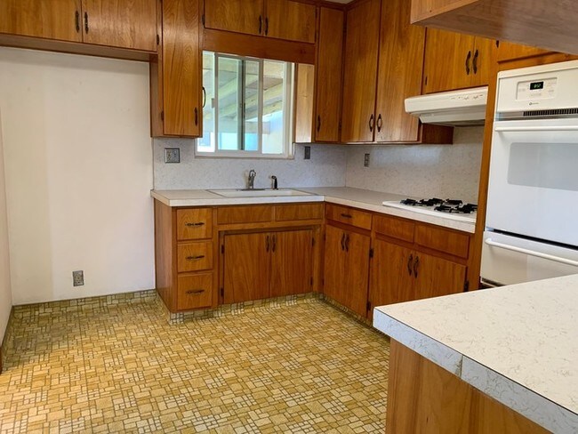 Building Photo - Charming 3 Bed, 2 Bath Country Home for Rent!