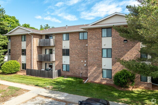 Foto del edificio - Linden East Apartments