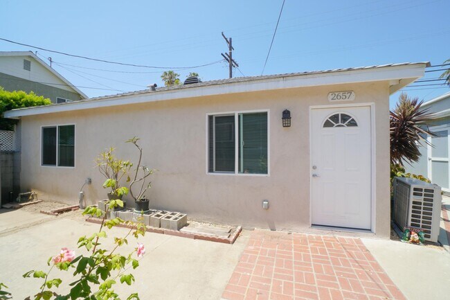 Foto del edificio - 2657 Barry Ave