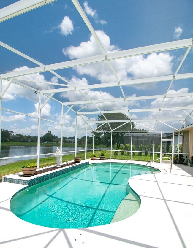 Foto del edificio - **POOL HOME** in the Heronwood at Carillon...