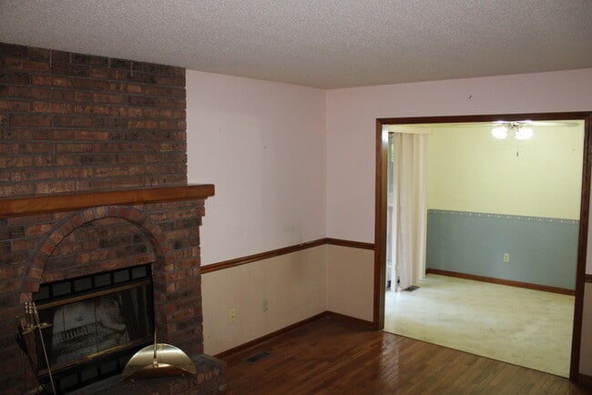 Building Photo - 1808 Evergreen St