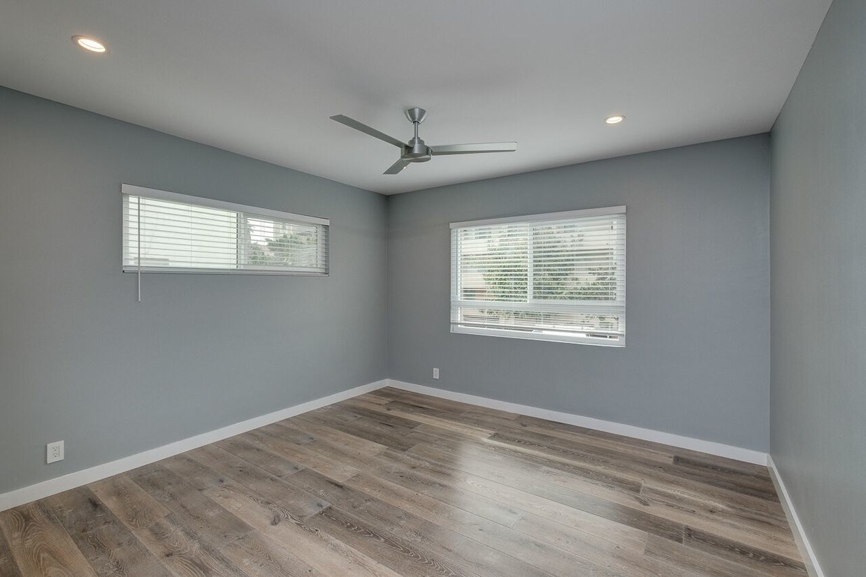Foto principal - 702 S St Andrews Pl