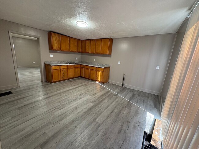 Building Photo - 3-Bedroom Home for Rent – Recently Renovated