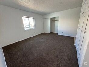 Building Photo - 201 W Newlove Dr