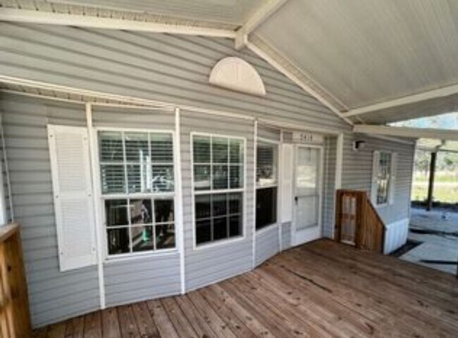 Foto del edificio - Country living charmer!