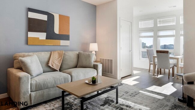 Building Photo - 185 Polaris Pointe