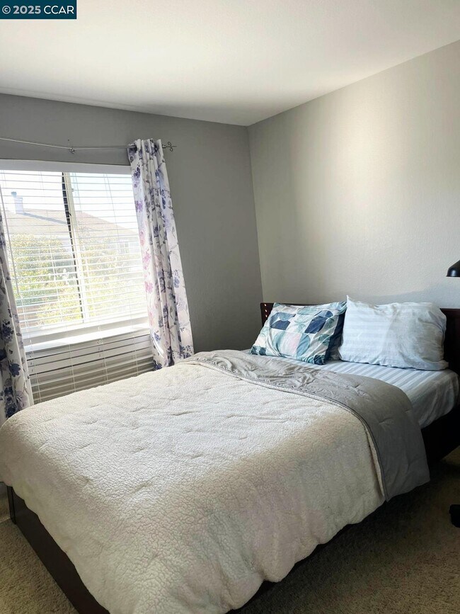 Foto del edificio - 5224 Cedar Ridge Way