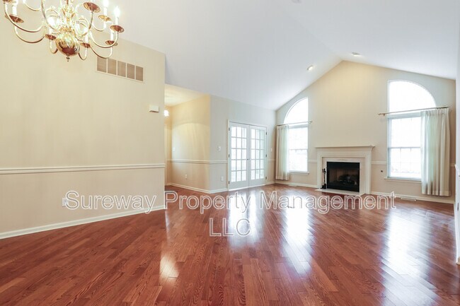 Foto del edificio - 240 Sugarberry Ln