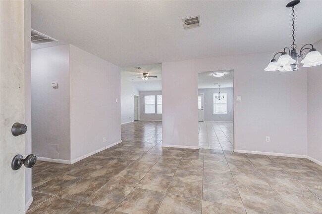 Foto del edificio - 5923 Shining Leaf Ct
