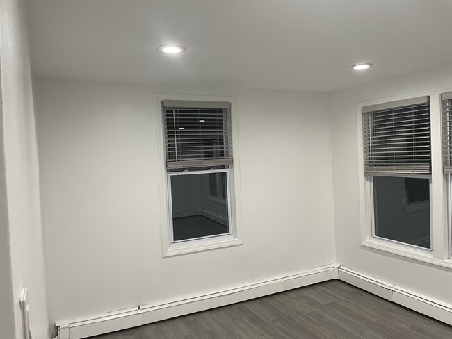 Building Photo - 4220 Herkimer Pl